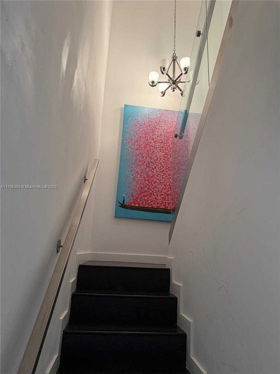 Small Image of 1100 BISCAYNE BLVD #1704, Miami Number 33