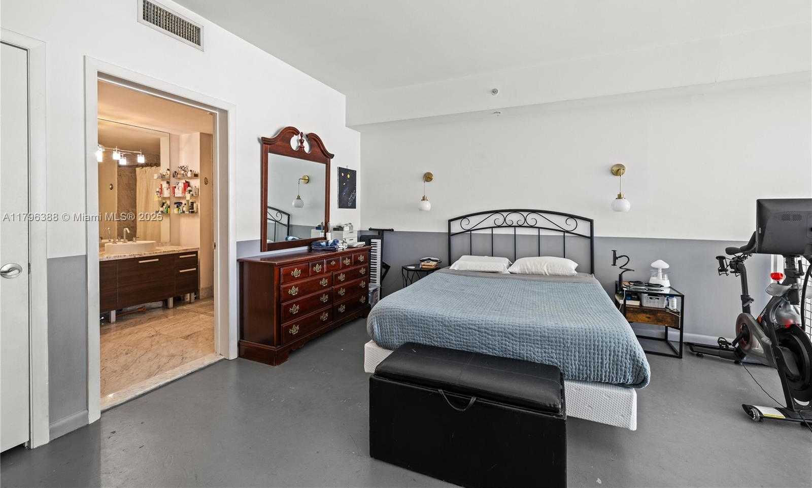 Small Image of 244 BISCAYNE BLVD #645, Miami Number 21