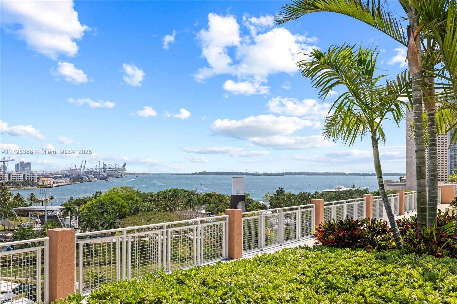 Small Image of 244 BISCAYNE BLVD #645, Miami Number 36