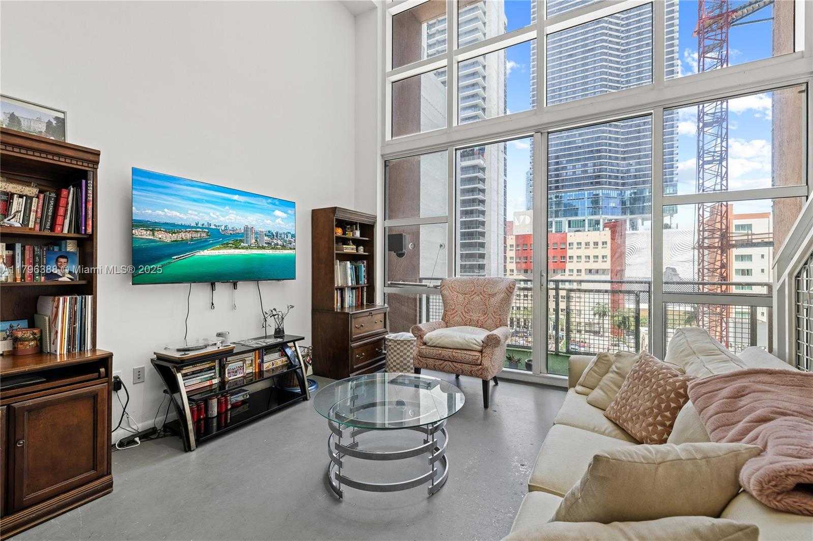 Small Image of 244 BISCAYNE BLVD #645, Miami Number 5
