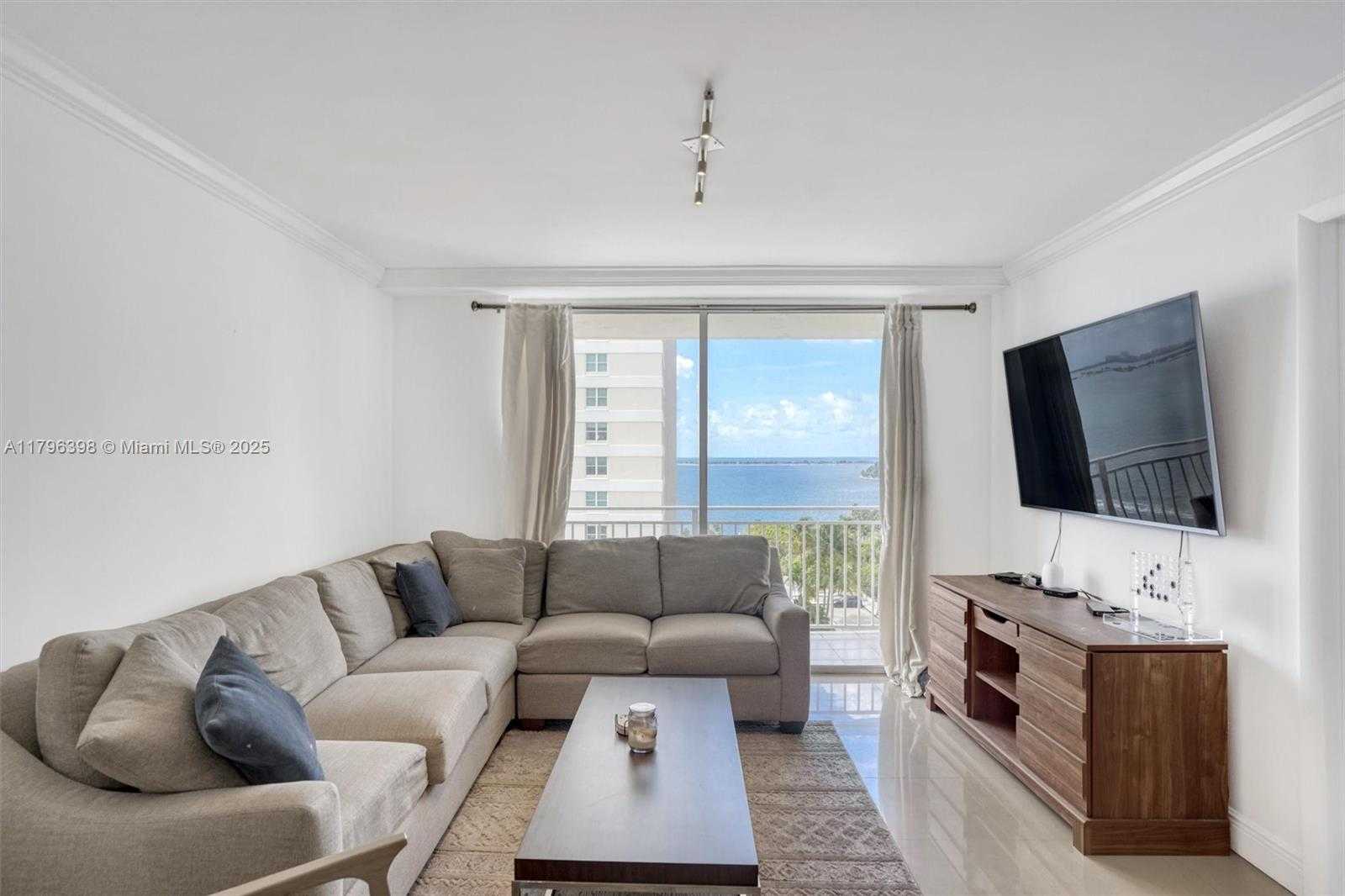 Small Image of 770 CLAUGHTON ISLAND DR #1114, Miami Number 16