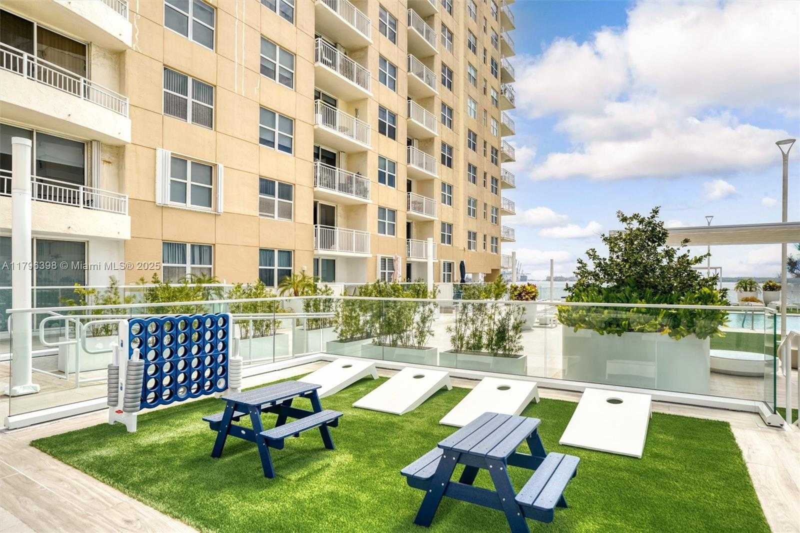 Small Image of 770 CLAUGHTON ISLAND DR #1114, Miami Number 23