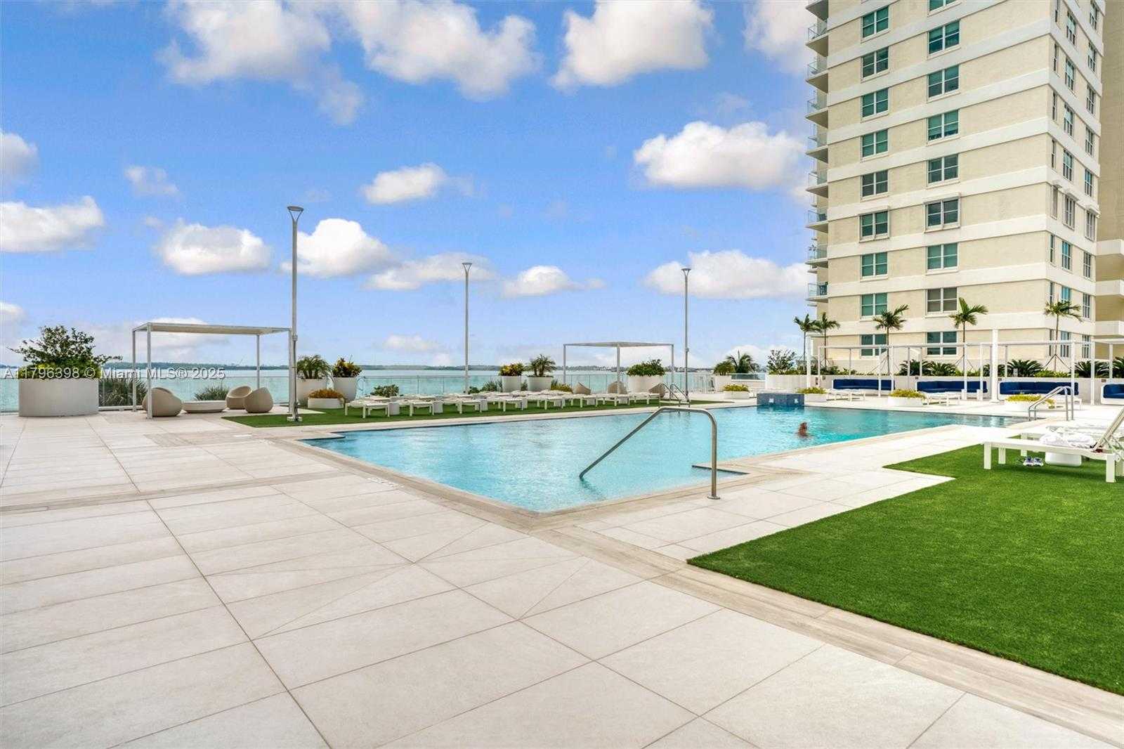 Small Image of 770 CLAUGHTON ISLAND DR #1114, Miami Number 25