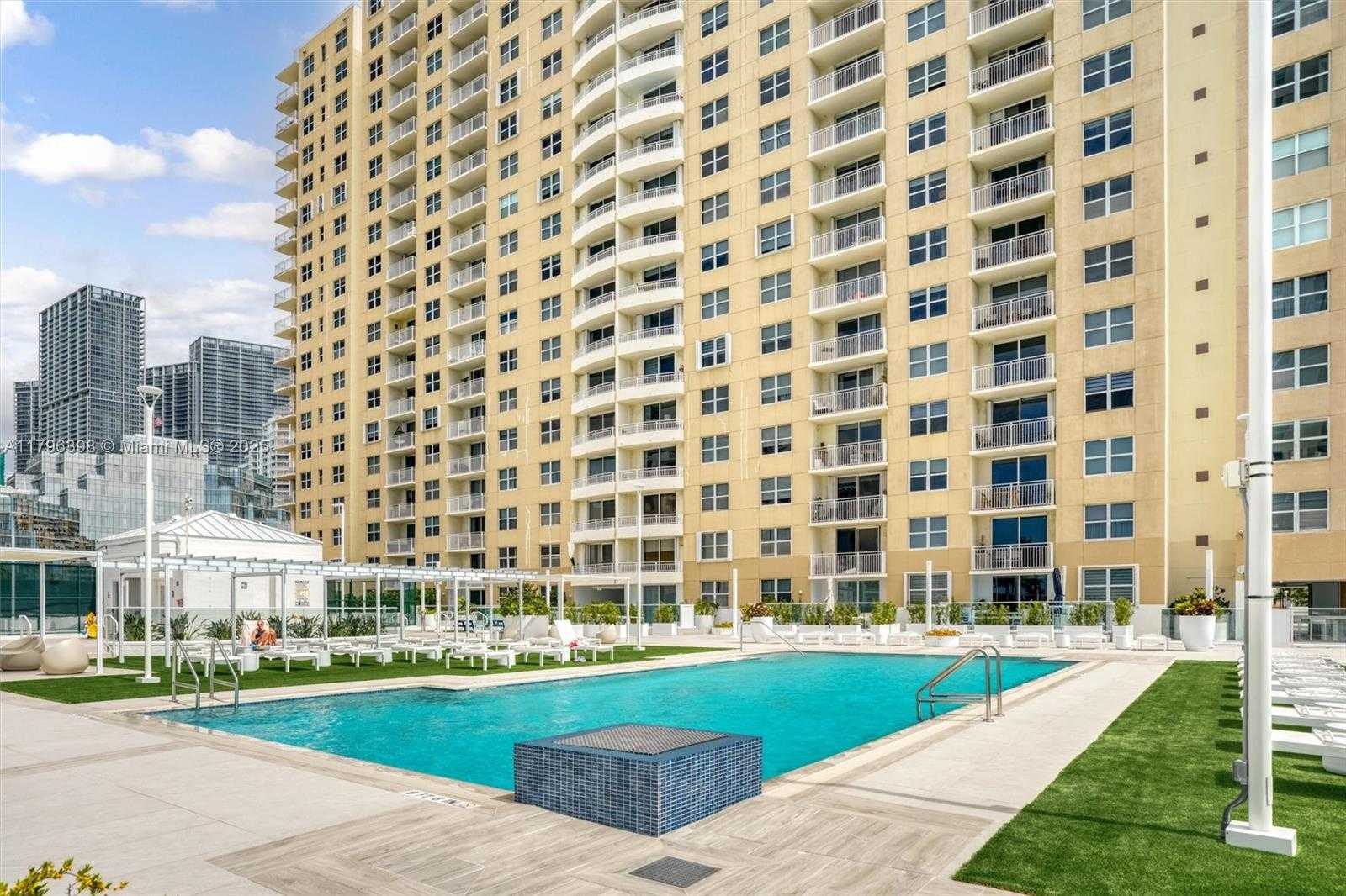 Small Image of 770 CLAUGHTON ISLAND DR #1114, Miami Number 29