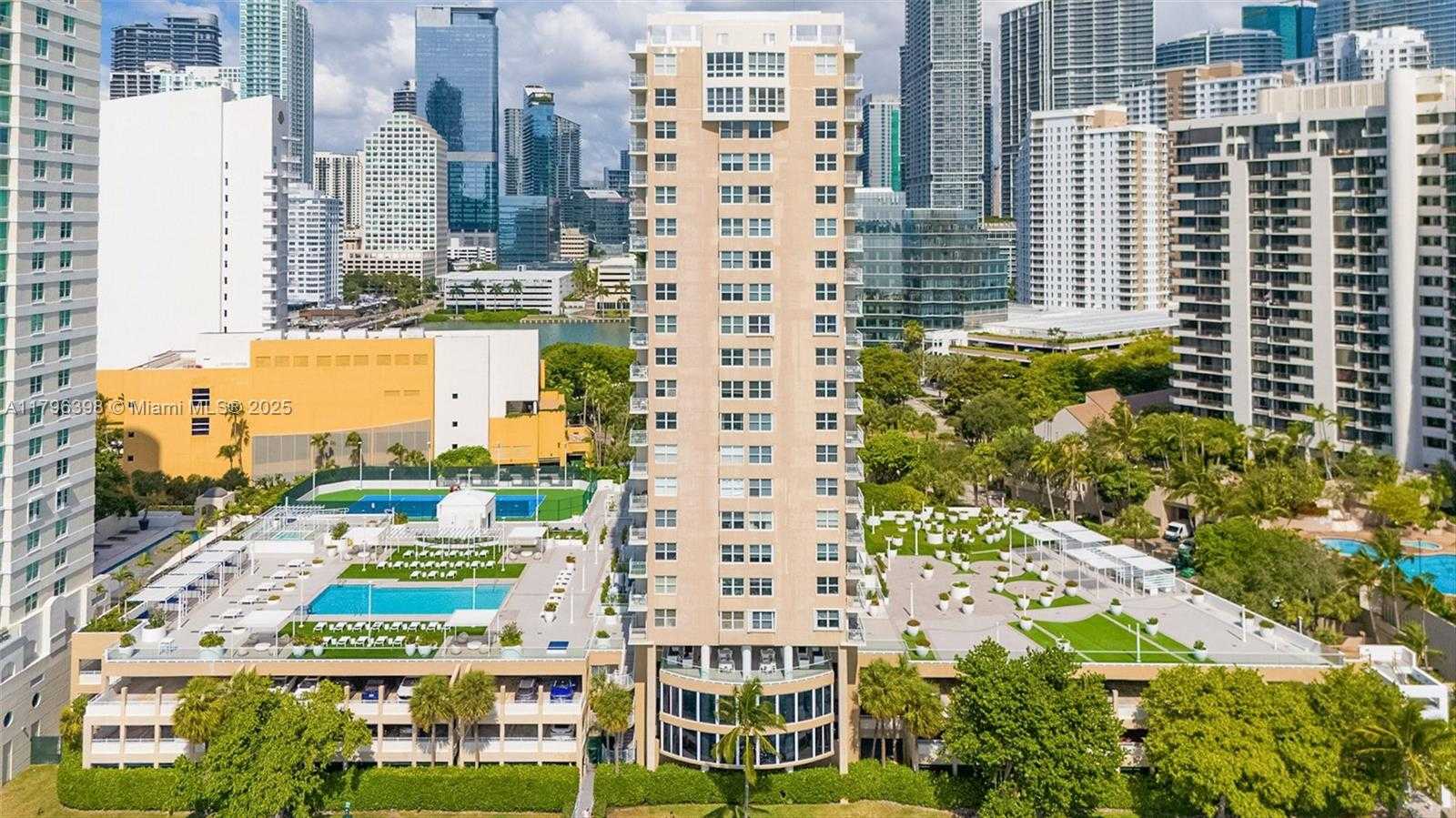 Small Image of 770 CLAUGHTON ISLAND DR #1114, Miami Number 3