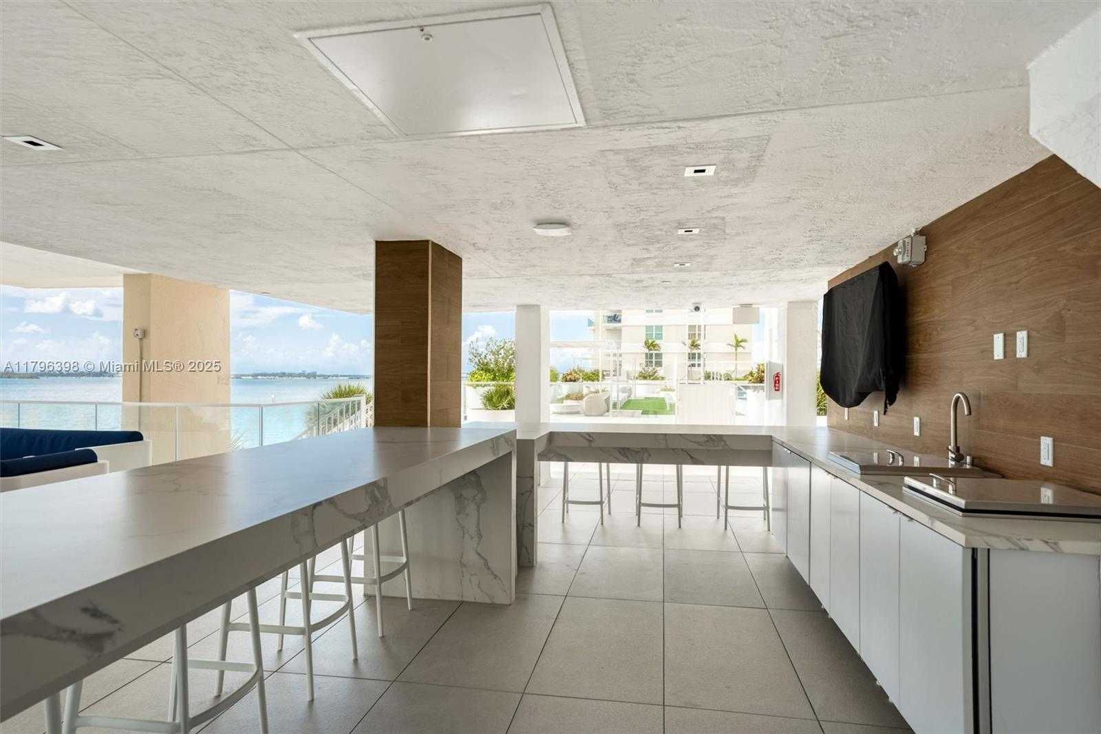 Small Image of 770 CLAUGHTON ISLAND DR #1114, Miami Number 31