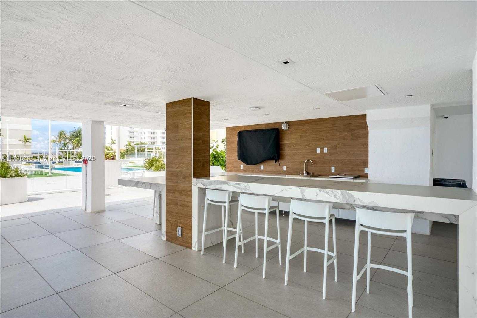 Small Image of 770 CLAUGHTON ISLAND DR #1114, Miami Number 32