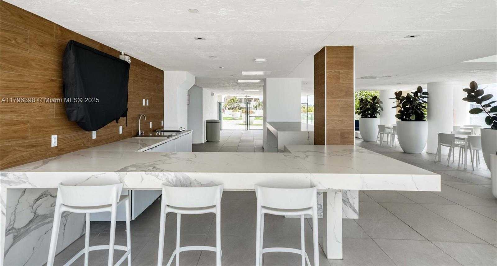 Small Image of 770 CLAUGHTON ISLAND DR #1114, Miami Number 33