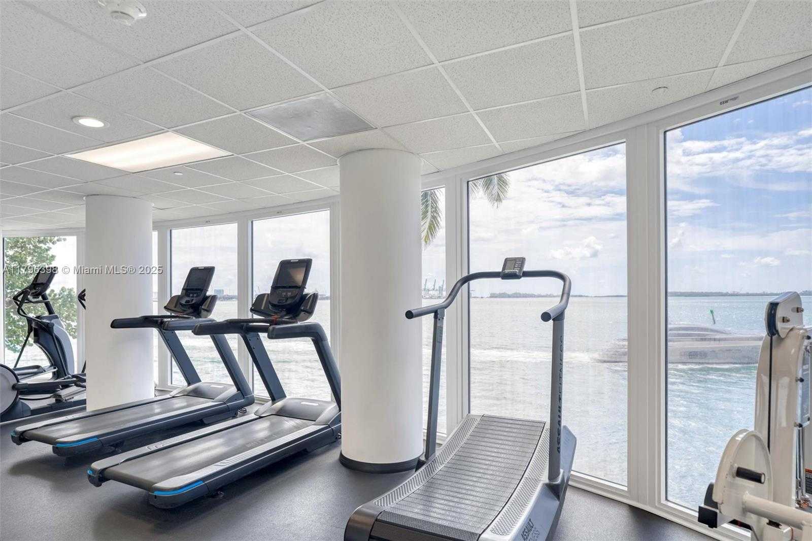 Small Image of 770 CLAUGHTON ISLAND DR #1114, Miami Number 34