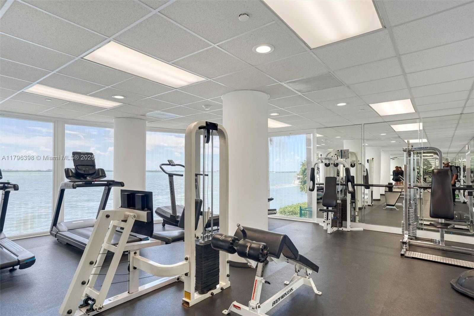 Small Image of 770 CLAUGHTON ISLAND DR #1114, Miami Number 35