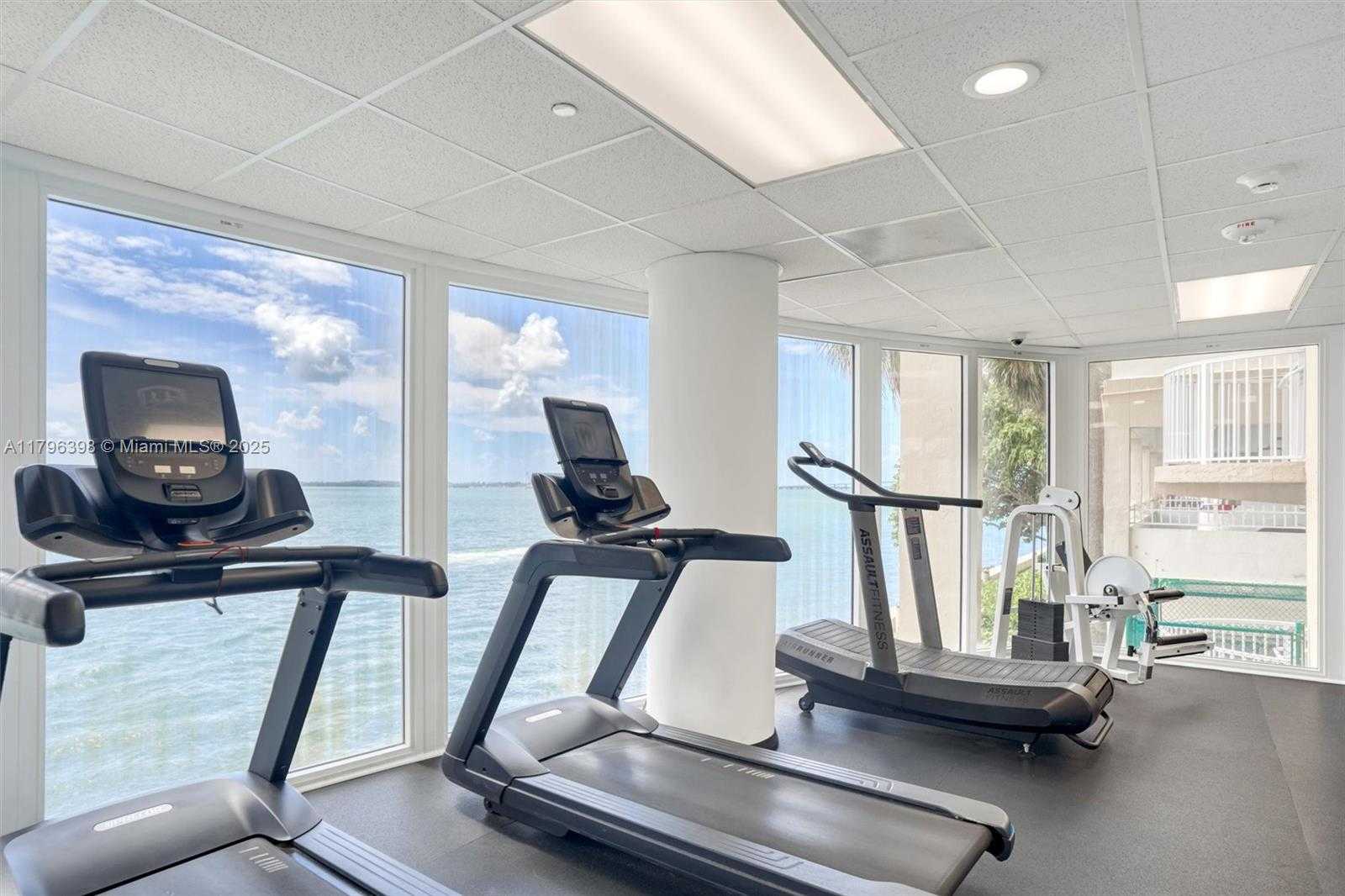 Small Image of 770 CLAUGHTON ISLAND DR #1114, Miami Number 37