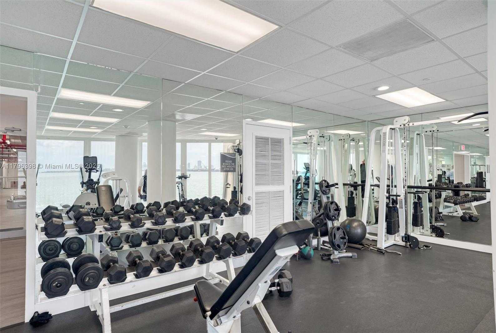 Small Image of 770 CLAUGHTON ISLAND DR #1114, Miami Number 38