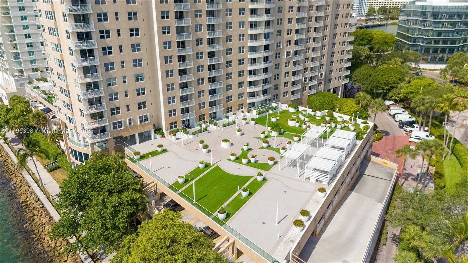 Small Image of 770 CLAUGHTON ISLAND DR #1114, Miami Number 42