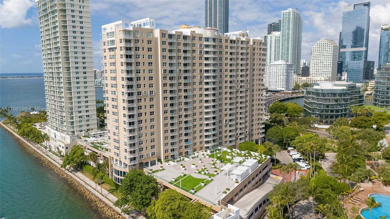 Small Image of 770 CLAUGHTON ISLAND DR #1114, Miami Number 43