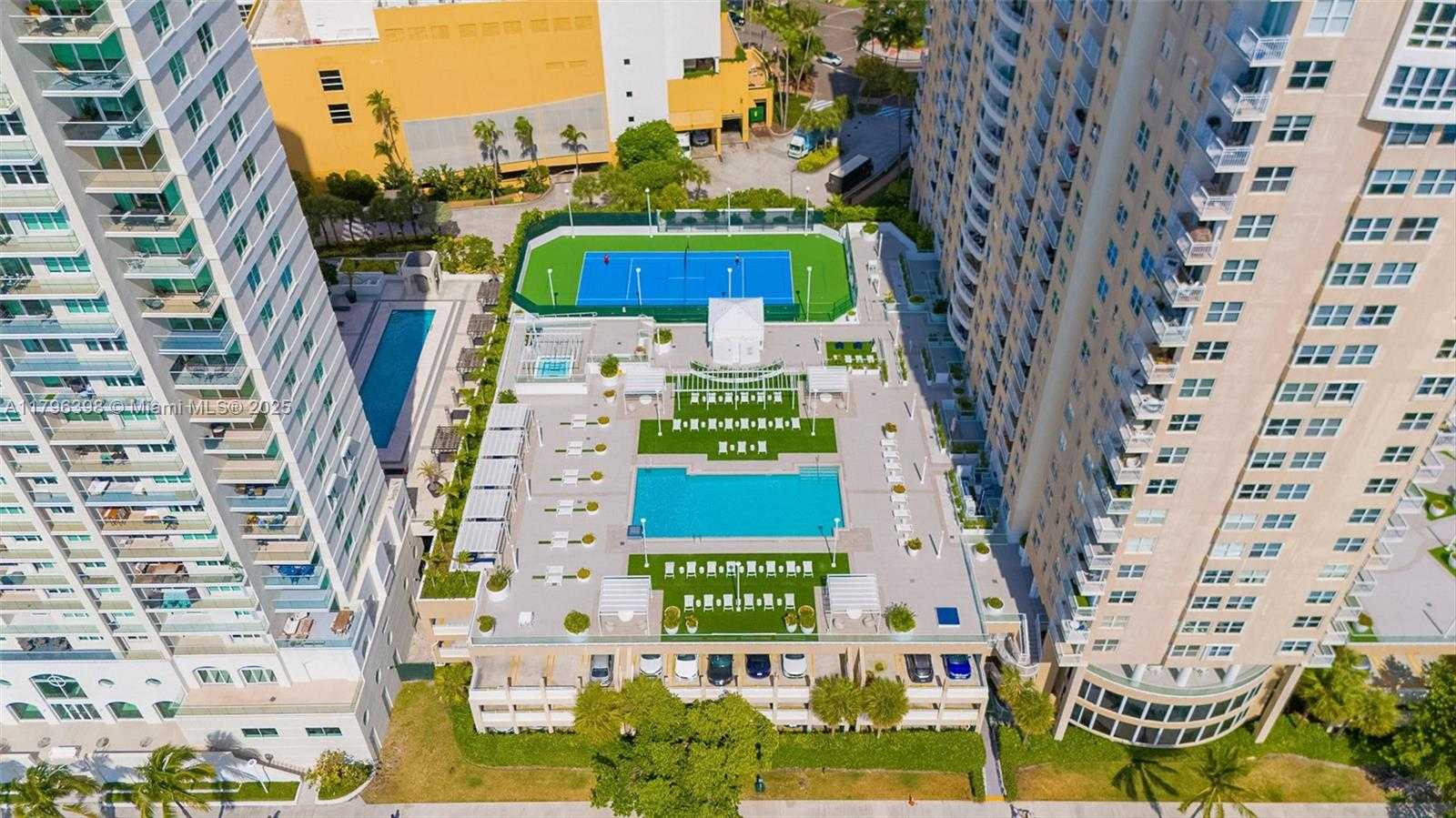 Small Image of 770 CLAUGHTON ISLAND DR #1114, Miami Number 46