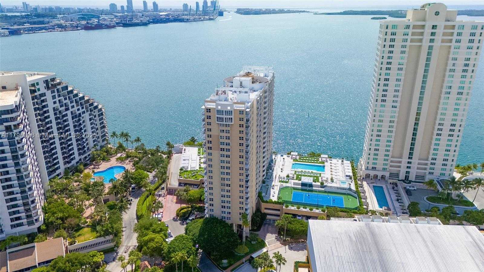 Small Image of 770 CLAUGHTON ISLAND DR #1114, Miami Number 47