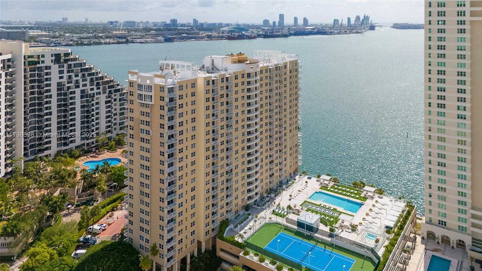 Small Image of 770 CLAUGHTON ISLAND DR #1114, Miami Number 49