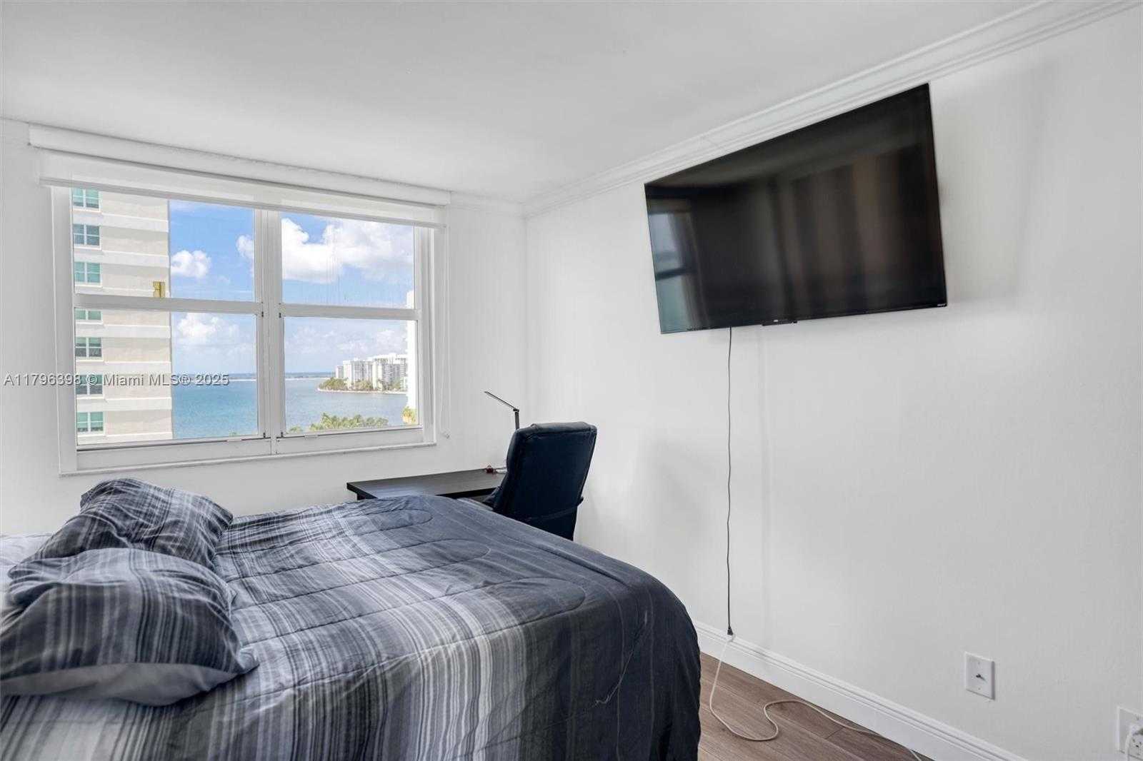 Small Image of 770 CLAUGHTON ISLAND DR #1114, Miami Number 7