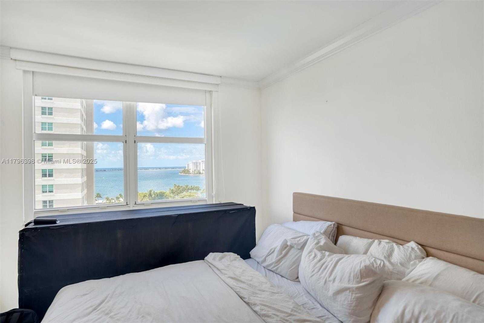 Small Image of 770 CLAUGHTON ISLAND DR #1114, Miami Number 9