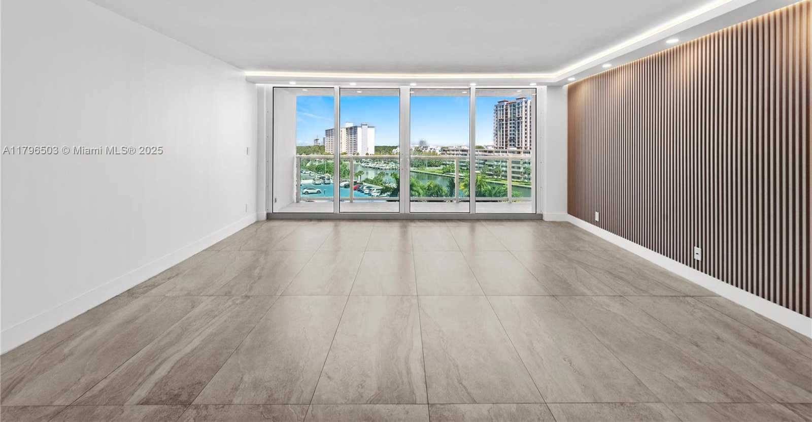 Small Image of 100 BAYVIEW DR #604, Sunny Isles Beach Number 10