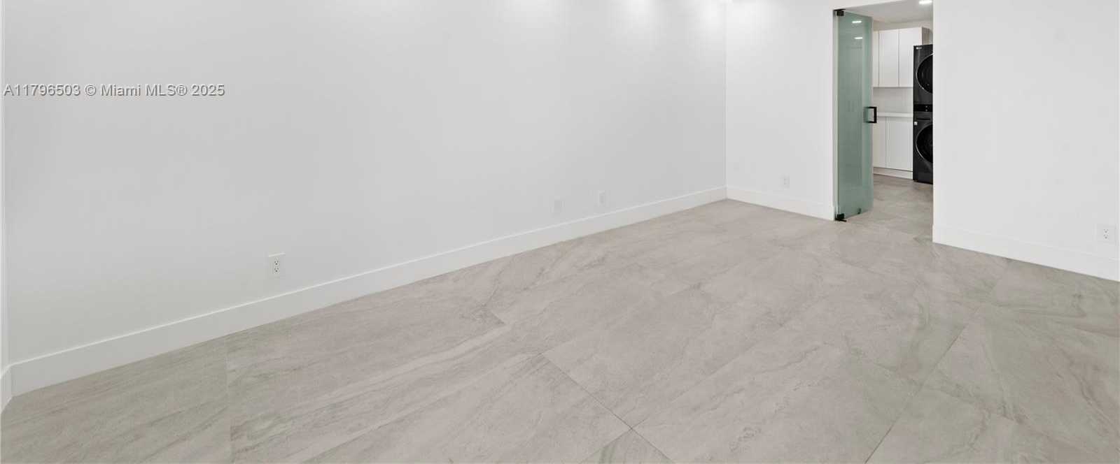 Small Image of 100 BAYVIEW DR #604, Sunny Isles Beach Number 14