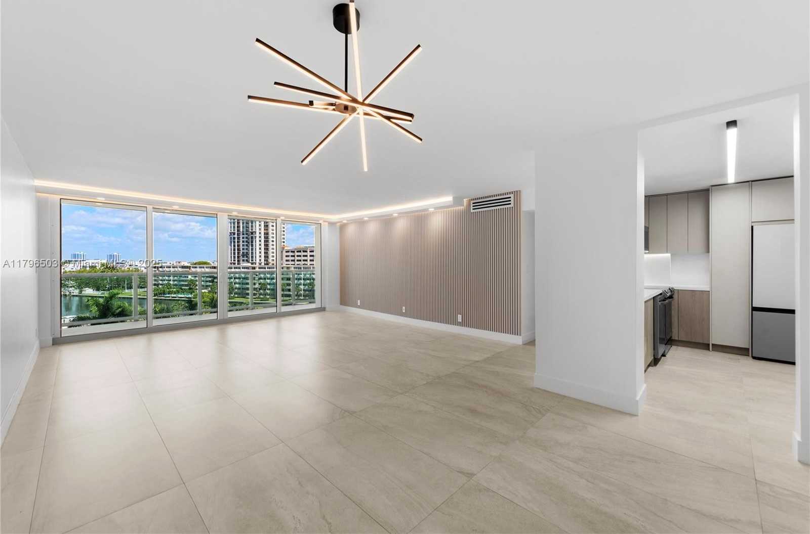 Small Image of 100 BAYVIEW DR #604, Sunny Isles Beach Number 2