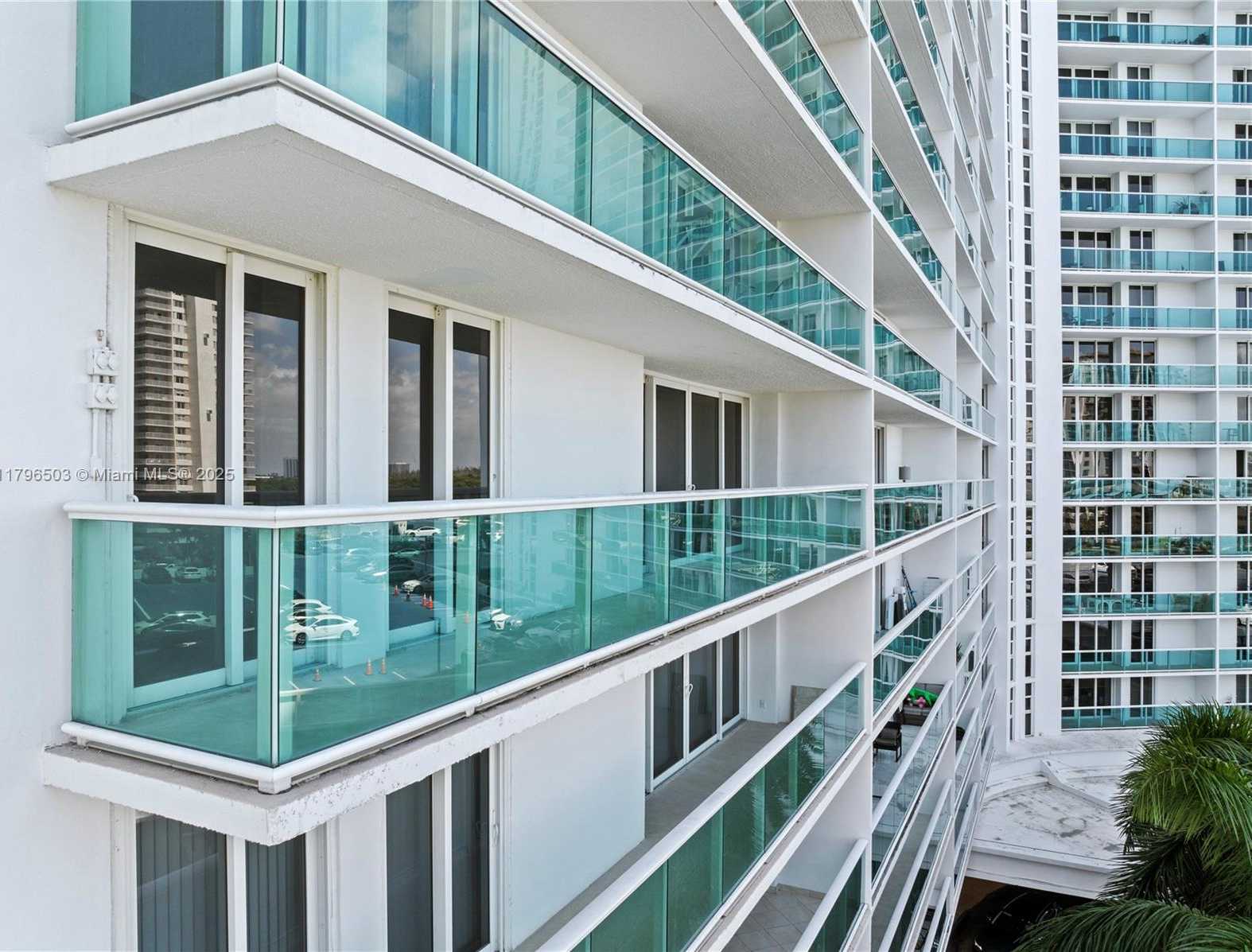Small Image of 100 BAYVIEW DR #604, Sunny Isles Beach Number 32