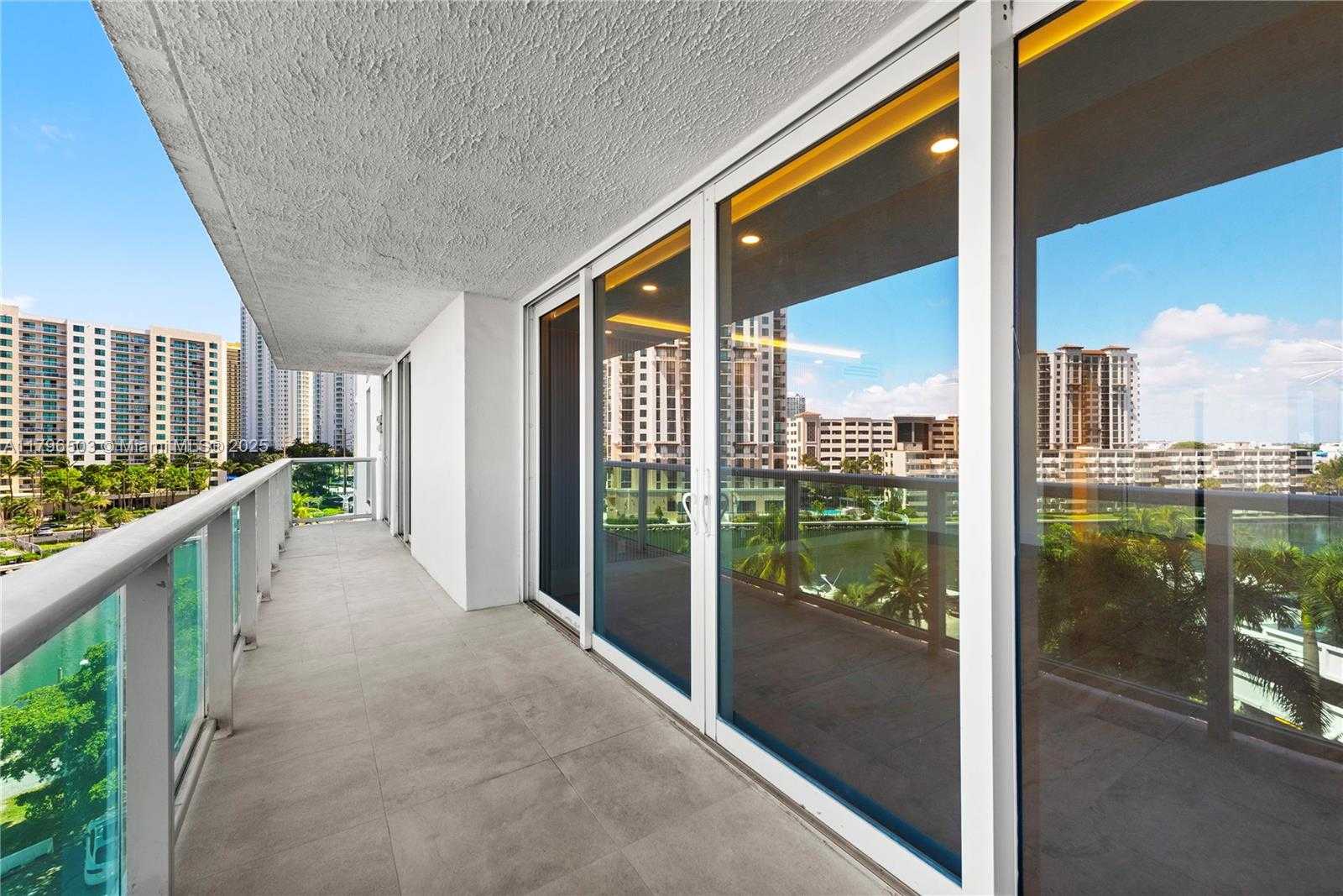 Small Image of 100 BAYVIEW DR #604, Sunny Isles Beach Number 34