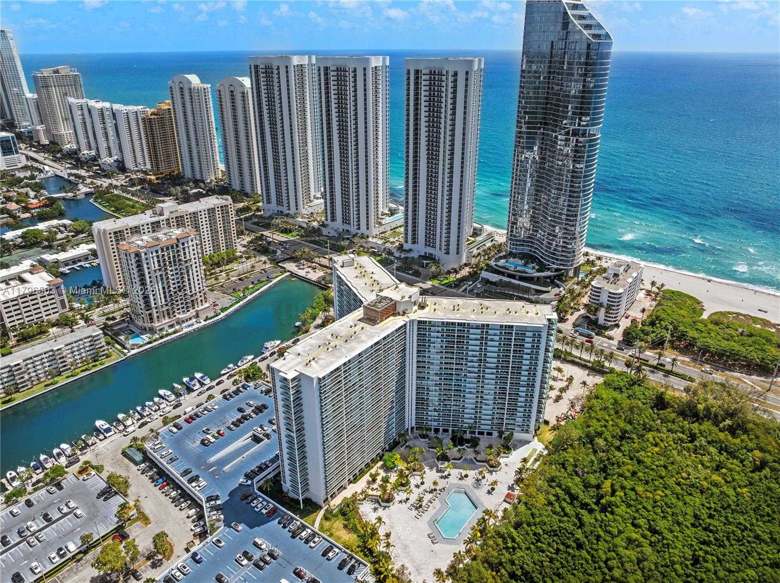 Small Image of 100 BAYVIEW DR #604, Sunny Isles Beach Number 36