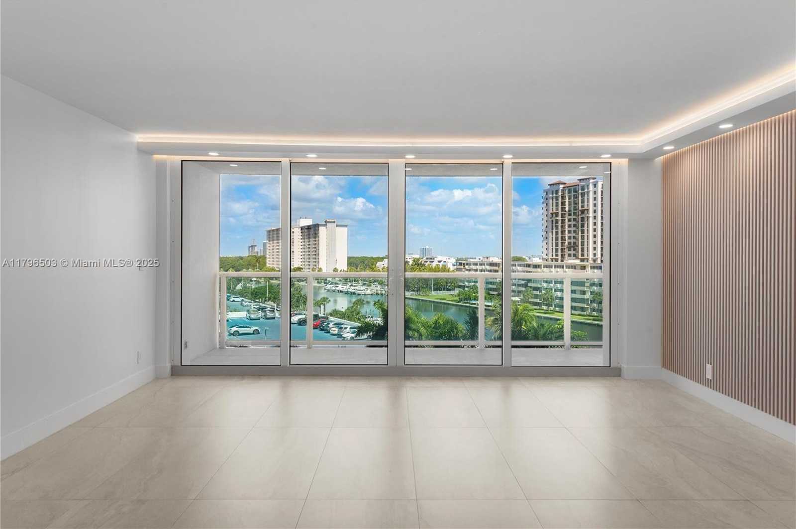 Small Image of 100 BAYVIEW DR #604, Sunny Isles Beach Number 5