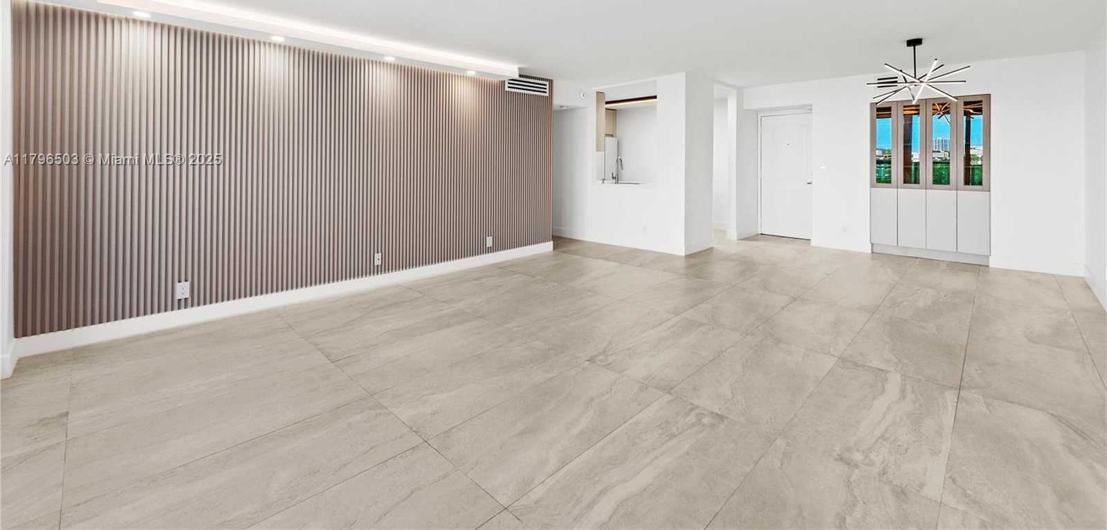 Small Image of 100 BAYVIEW DR #604, Sunny Isles Beach Number 6