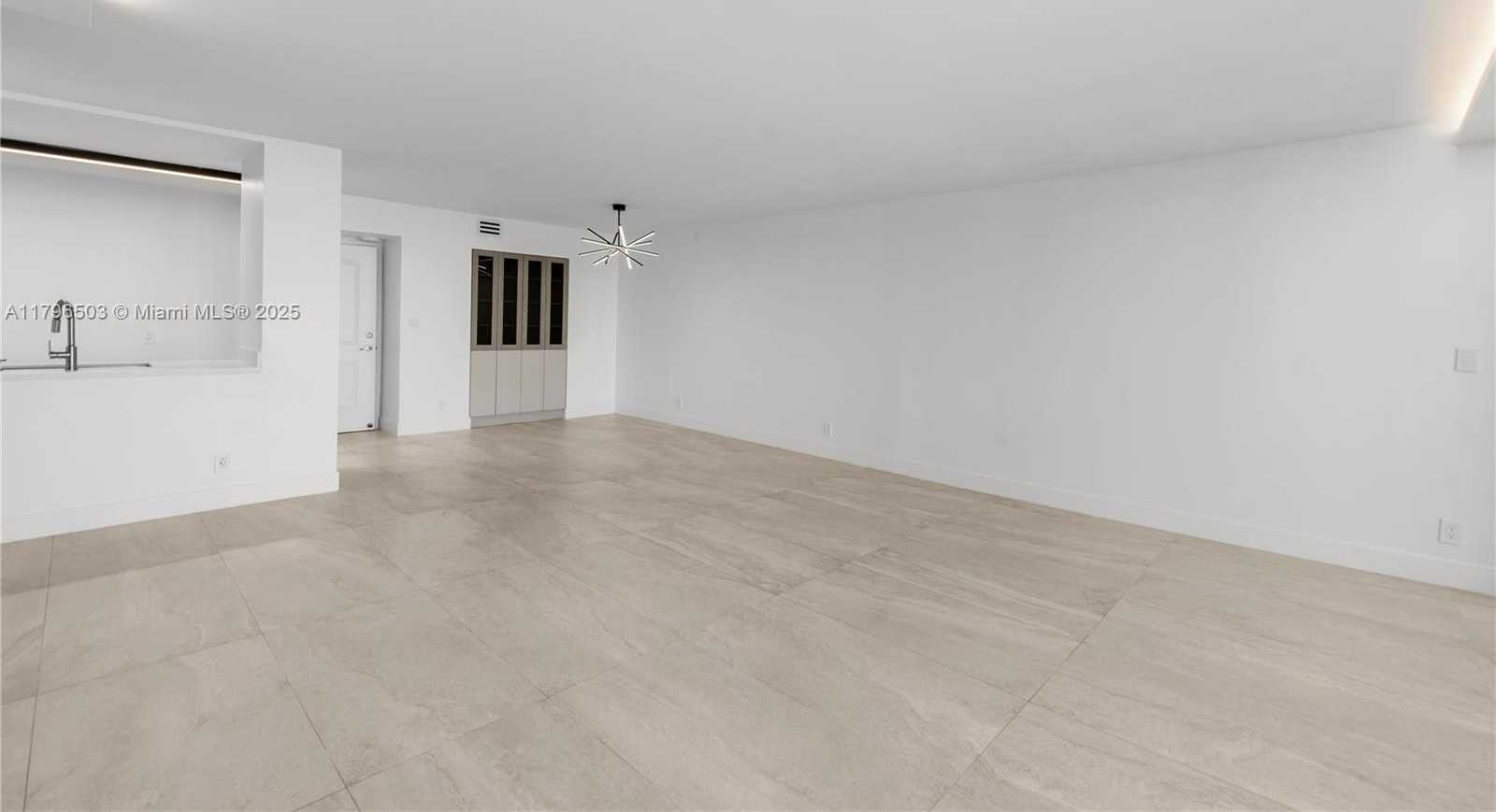 Small Image of 100 BAYVIEW DR #604, Sunny Isles Beach Number 8