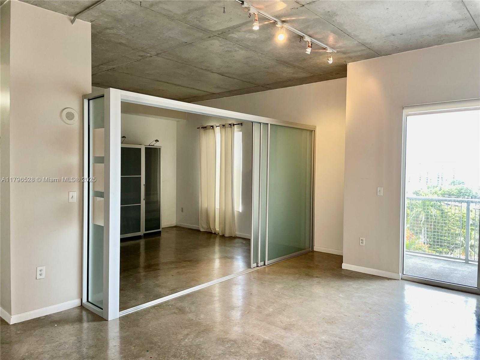 Small Image of 10 SOUTH WEST SOUTH RIVER DR #808, Miami Number 10