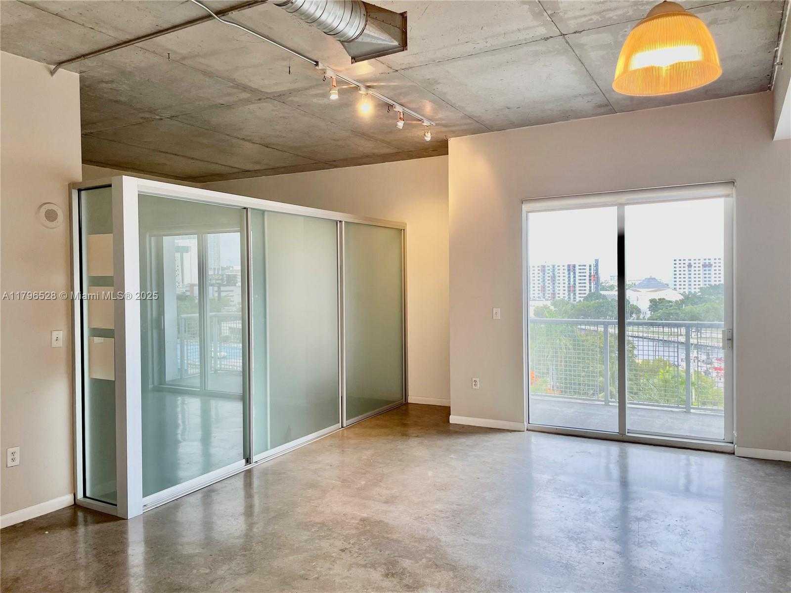 Small Image of 10 SOUTH WEST SOUTH RIVER DR #808, Miami Number 4