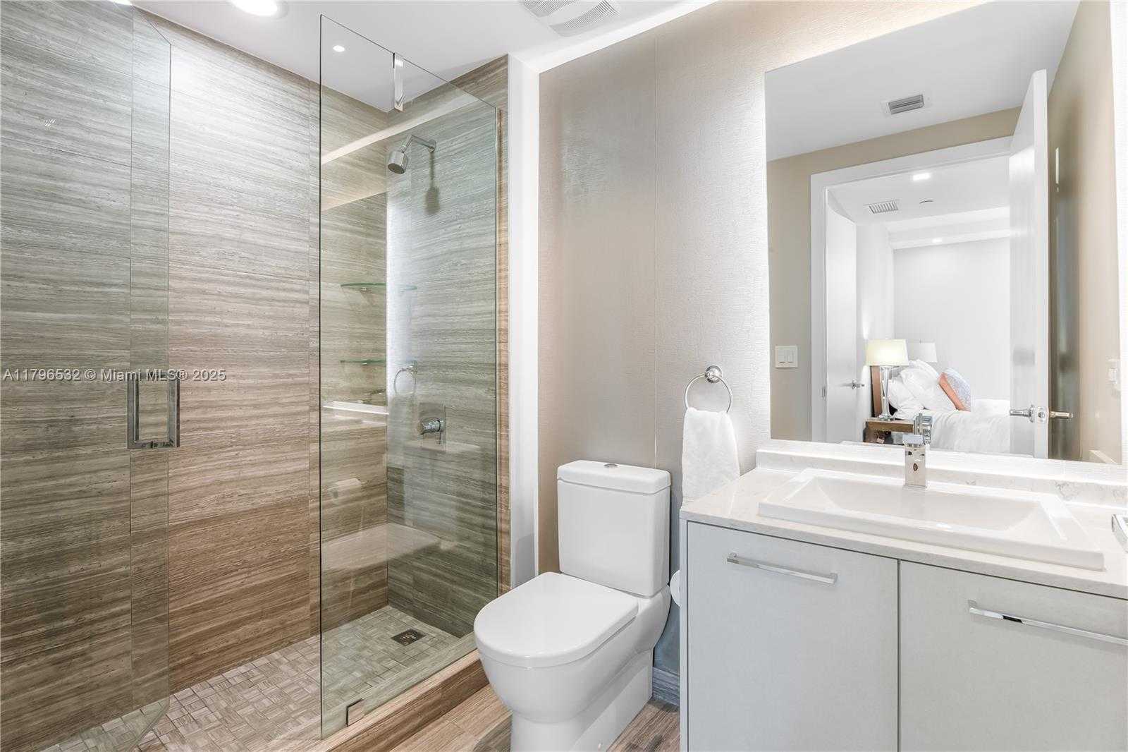 Small Image of 1010 BRICKELL AVE #3501, Miami Number 14