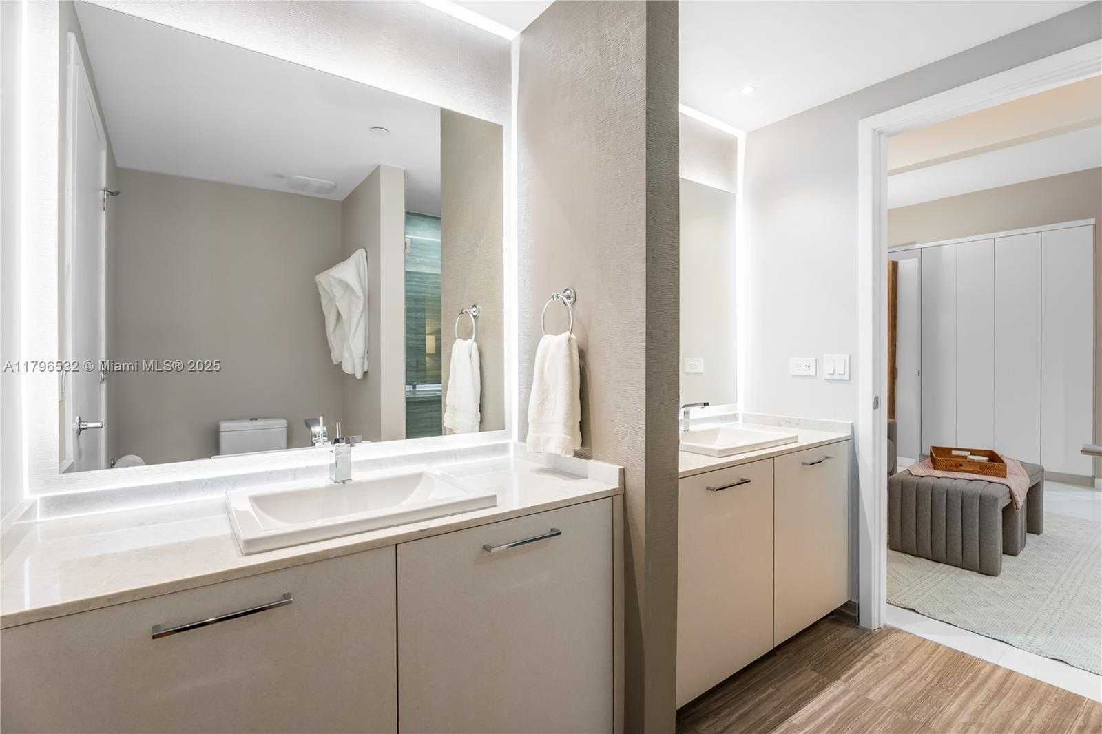 Small Image of 1010 BRICKELL AVE #3501, Miami Number 17