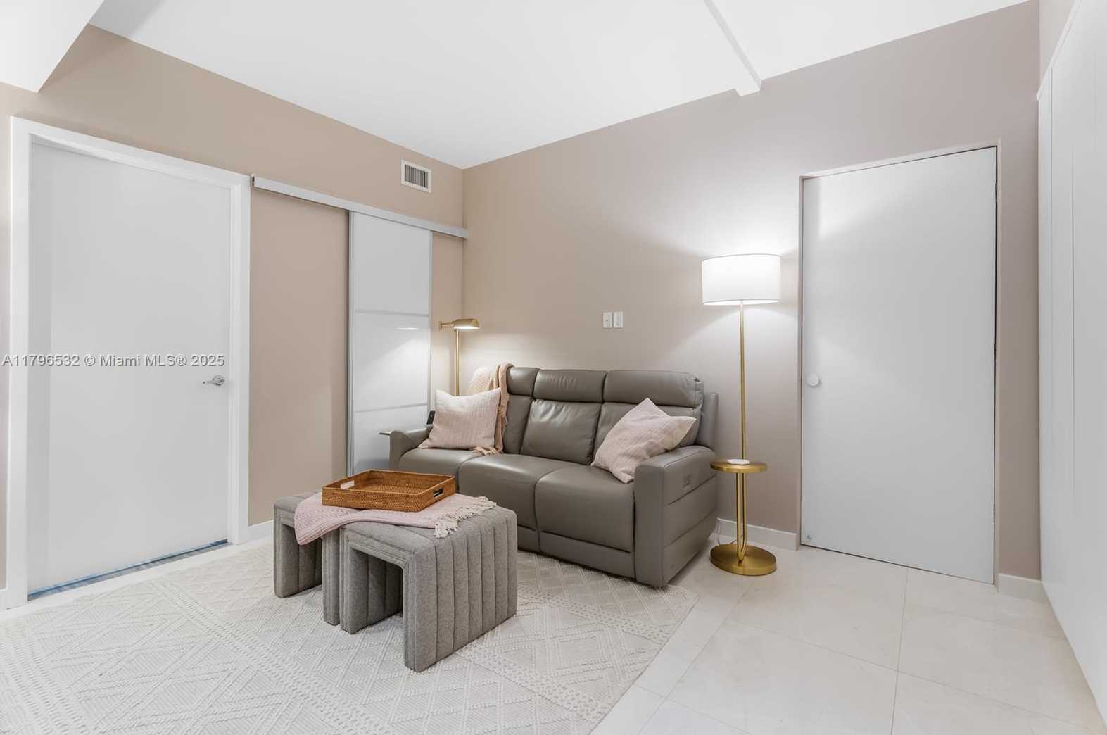 Small Image of 1010 BRICKELL AVE #3501, Miami Number 18