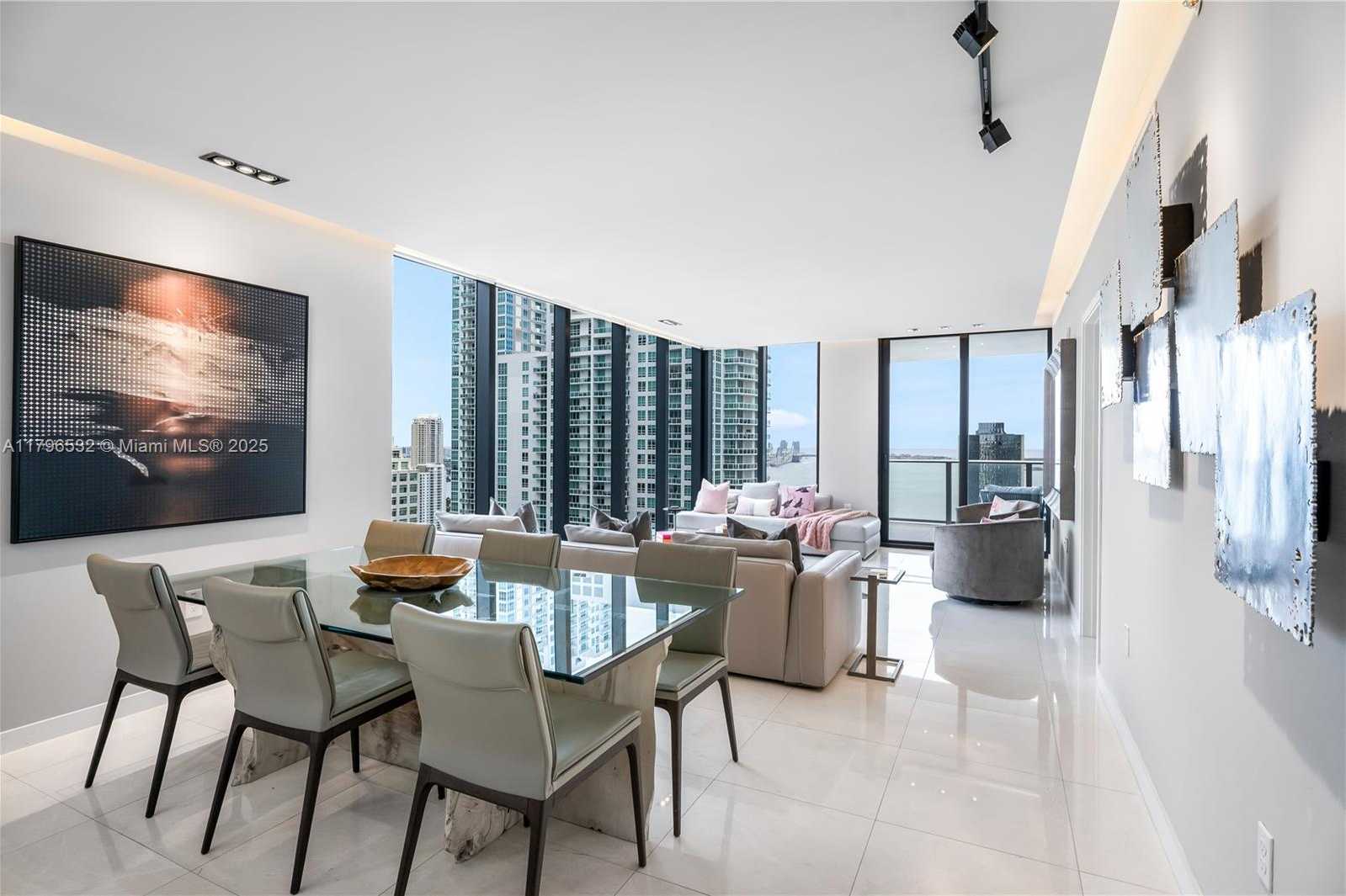 Small Image of 1010 BRICKELL AVE #3501, Miami Number 4