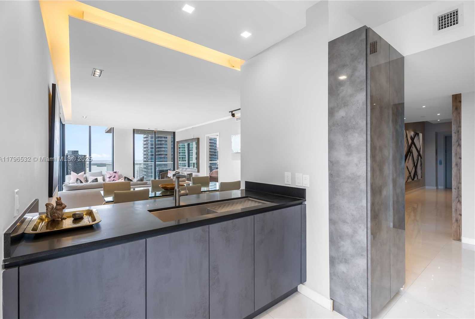 Small Image of 1010 BRICKELL AVE #3501, Miami Number 9