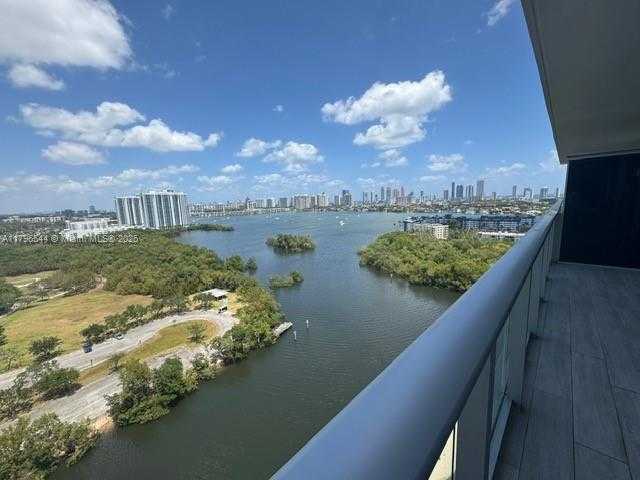 Imagen de Pequeño Objeto