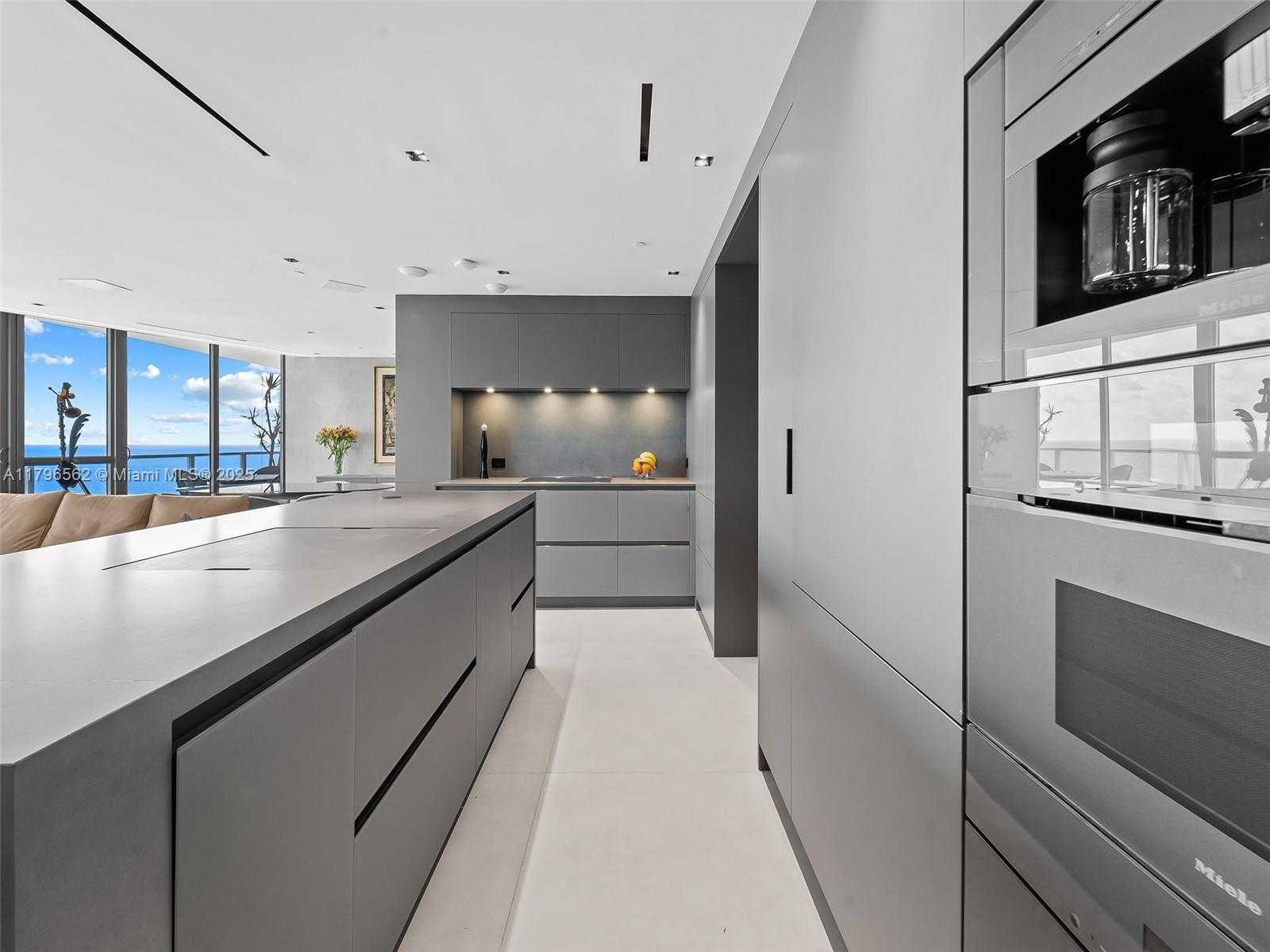Small Image of 3101 SOUTH OCEAN DR #2905, Hollywood Number 2