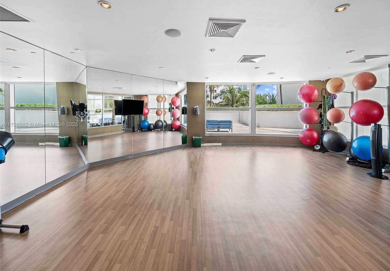 Small Image of 3101 SOUTH OCEAN DR #2905, Hollywood Number 38