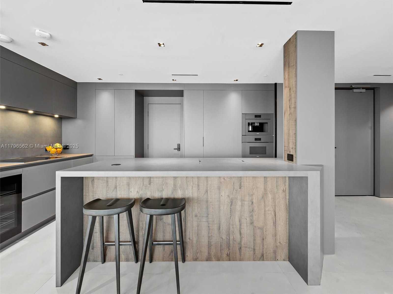 Small Image of 3101 SOUTH OCEAN DR #2905, Hollywood Number 4