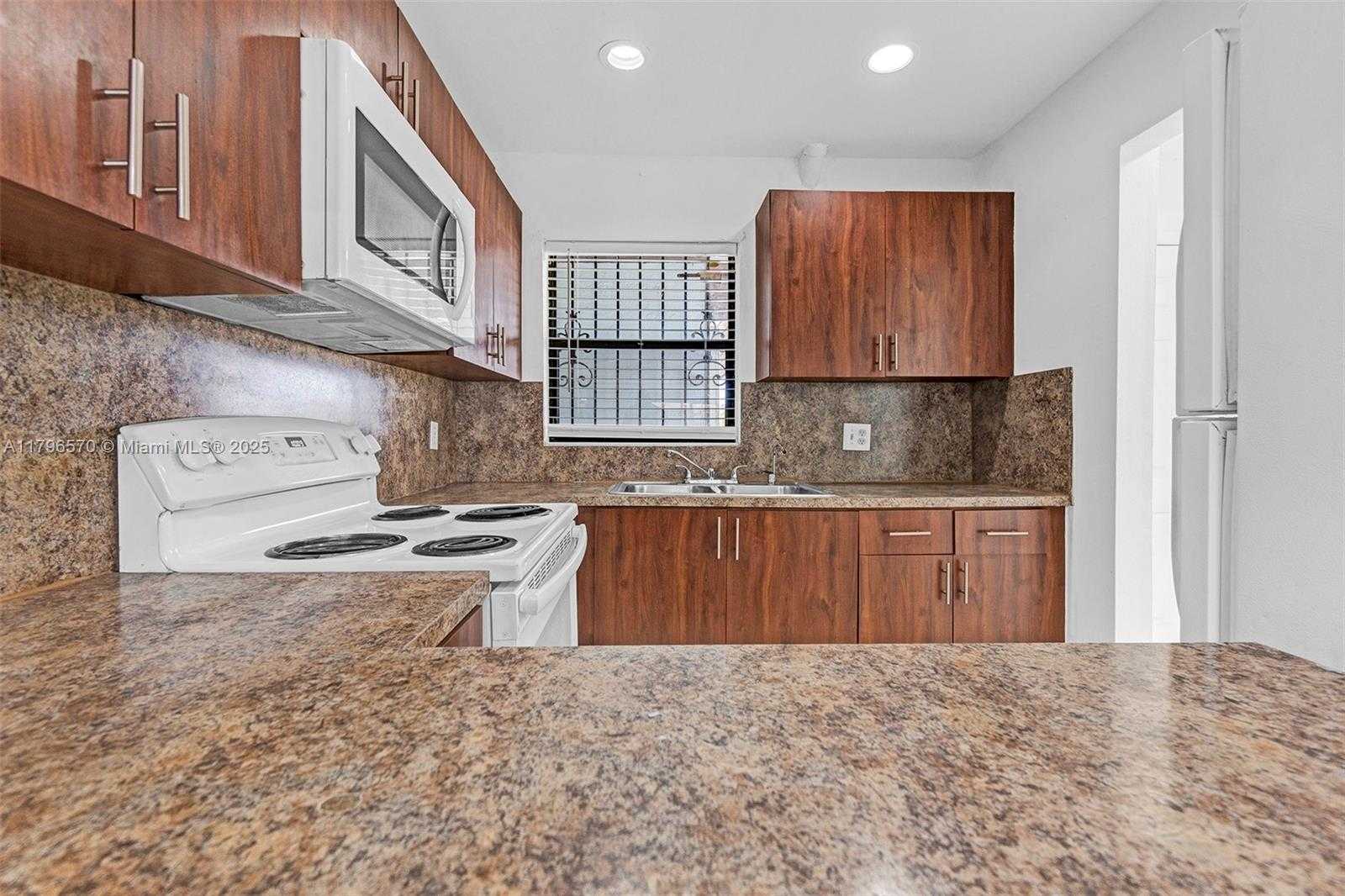 Small Image of 6215 WEST 24TH AVE #203-7, Hialeah Number 13
