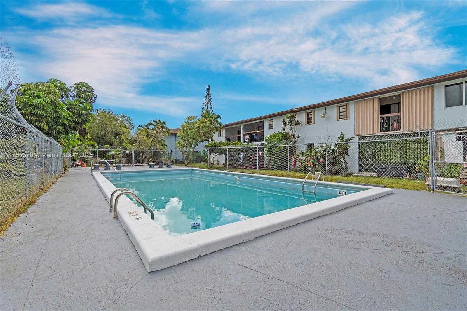 Small Image of 6215 WEST 24TH AVE #203-7, Hialeah Number 3