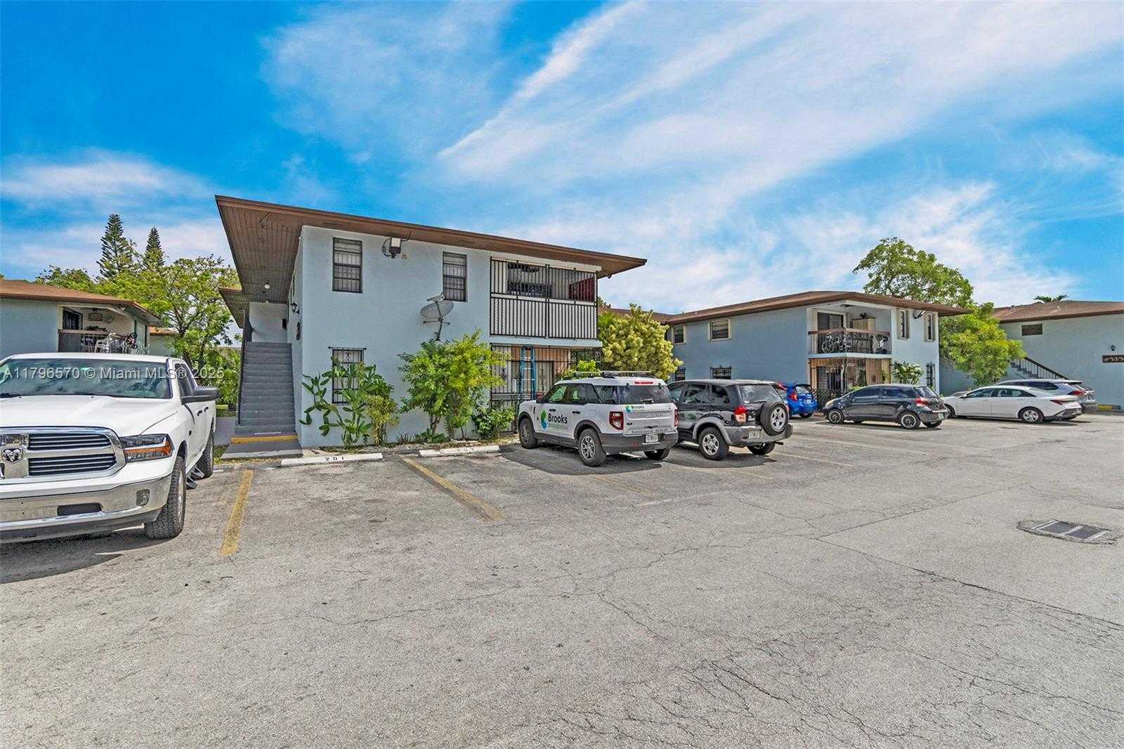 Small Image of 6215 WEST 24TH AVE #203-7, Hialeah Number 37