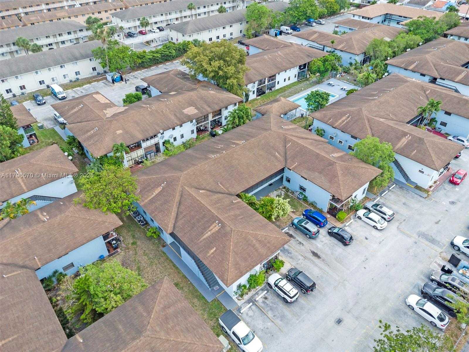 Small Image of 6215 WEST 24TH AVE #203-7, Hialeah Number 42