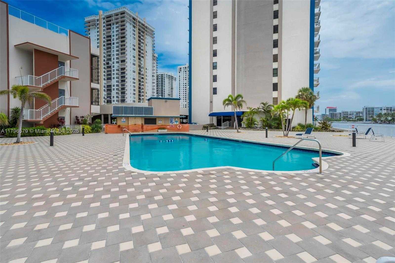 Small Image of 1500 SOUTH OCEAN DR #14H, Hollywood Number 32