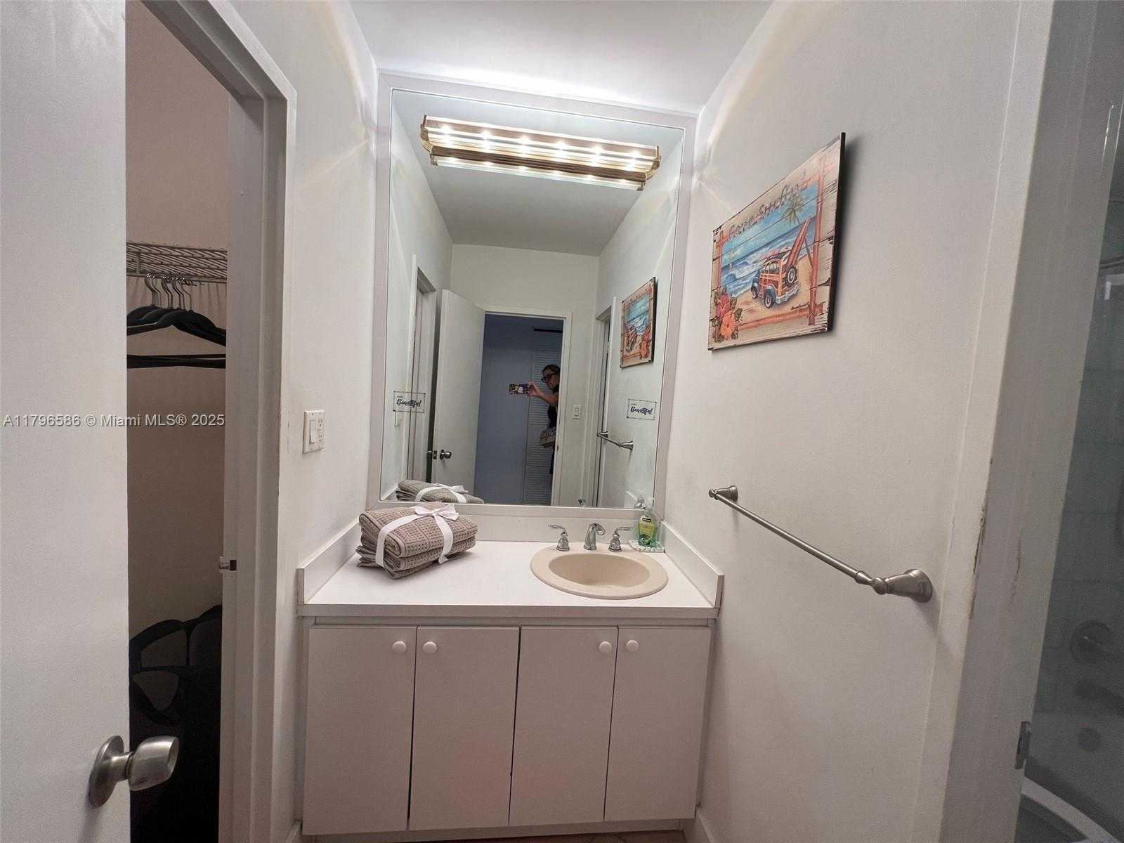 Small Image of 100 LINCOLN RD #1209, Miami Beach Number 20