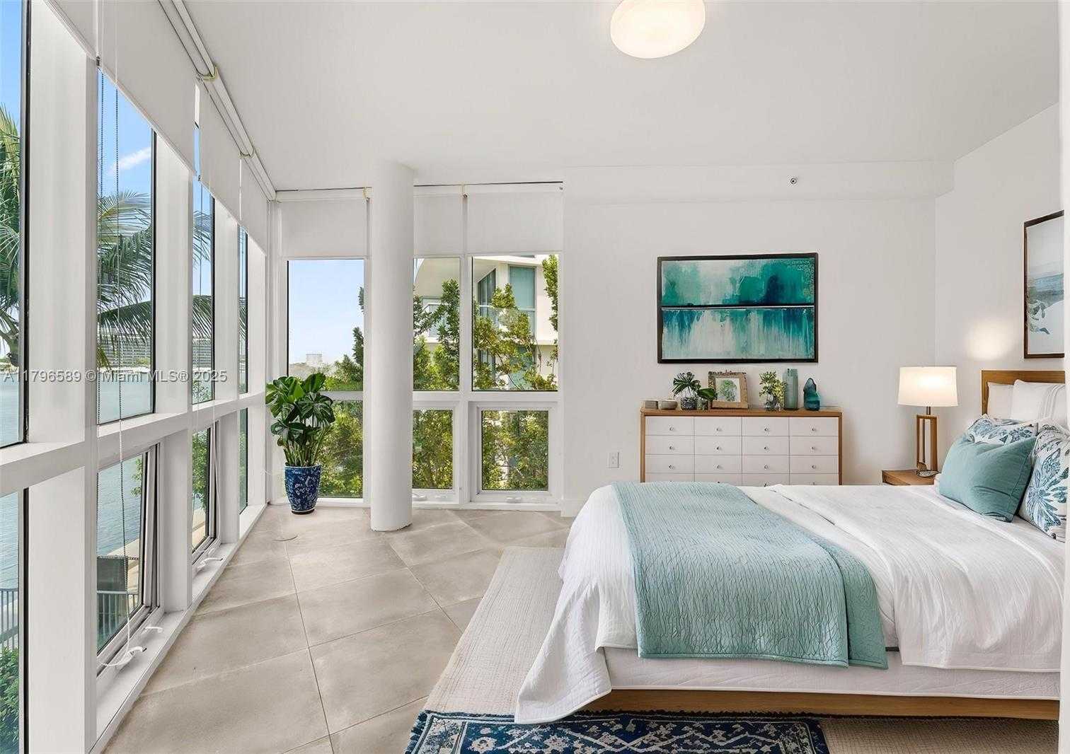 Small Image of 6580 INDIAN CREEK DR #209, Miami Beach Number 2